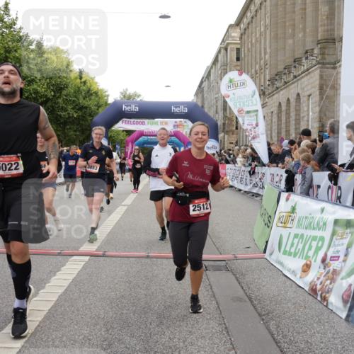 06.09.2026 - CURREX Alsterlauf Yannick Fuchs http://msf.ph/oto/10127218 06.09.2026 10:04:59 Ziel 2095, 2343, 2512, 3317, 3412, 3452, 3793, 3853, 3854, 3968, 4549, 4593, 4704, 4892, 5022, 5329, 5765, 6179, 6282, 8242, 8298 meine-sportfotos.de