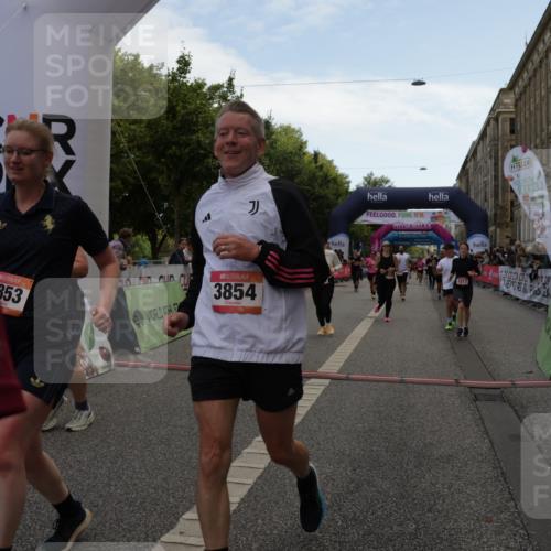 06.09.2026 - CURREX Alsterlauf Yannick Fuchs http://msf.ph/oto/10127278 06.09.2026 10:05:01 Ziel 2095, 2343, 2512, 2709, 3317, 3412, 3452, 3793, 3853, 3854, 3968, 4549, 4593, 4892, 5022, 5329, 5765, 6179, 6253, 6282, 8242, 8298 meine-sportfotos.de