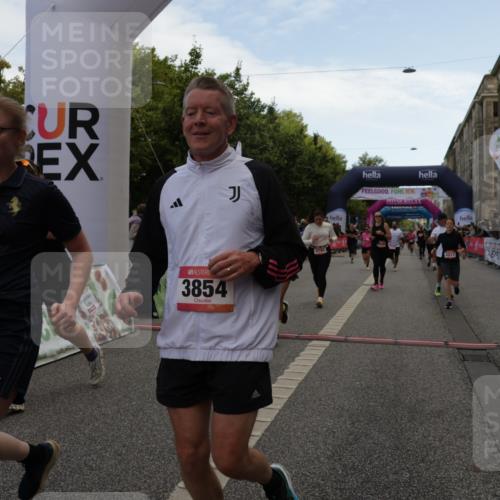 06.09.2026 - CURREX Alsterlauf Yannick Fuchs http://msf.ph/oto/10127286 06.09.2026 10:05:02 Ziel 2343, 2512, 2709, 3317, 3412, 3452, 3793, 3853, 3854, 3968, 4549, 4593, 4892, 5022, 5329, 5765, 6179, 6251, 6253, 6282, 8099, 8242, 8298 meine-sportfotos.de
