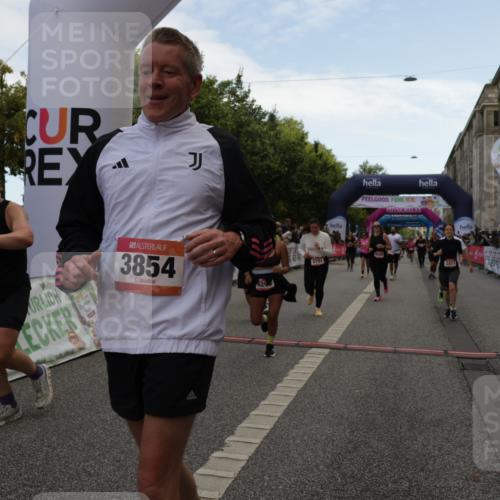 06.09.2026 - CURREX Alsterlauf Yannick Fuchs http://msf.ph/oto/10127291 06.09.2026 10:05:02 Ziel 2343, 2512, 2709, 3317, 3412, 3452, 3793, 3853, 3854, 3968, 4549, 4593, 4892, 5022, 5329, 5765, 6179, 6251, 6253, 6282, 8099, 8242, 8298 meine-sportfotos.de