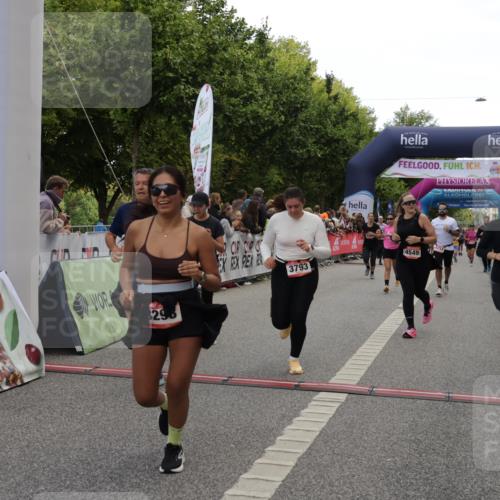 06.09.2026 - CURREX Alsterlauf Yannick Fuchs http://msf.ph/oto/10127300 06.09.2026 10:05:02 Ziel 2343, 2512, 2709, 3317, 3412, 3452, 3793, 3853, 3854, 3968, 4549, 4593, 4892, 5022, 5329, 5765, 6179, 6251, 6253, 6282, 8099, 8242, 8298 meine-sportfotos.de