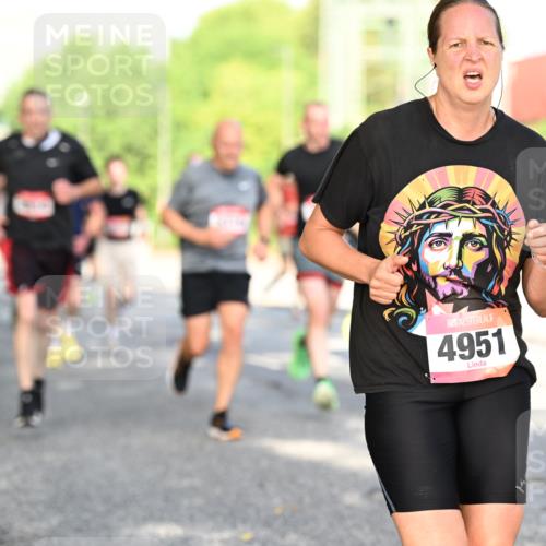 06.09.2026 - CURREX Alsterlauf Dr. Thomas Lammeyer http://msf.ph/oto/10127340 06.09.2026 09:46:56 Laufen 4951 meine-sportfotos.de