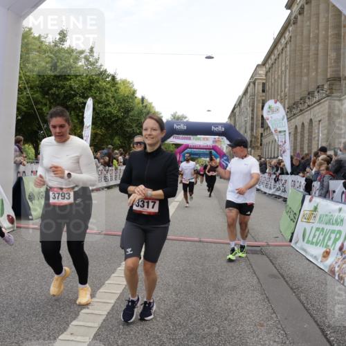06.09.2026 - CURREX Alsterlauf Yannick Fuchs http://msf.ph/oto/10127344 06.09.2026 10:05:04 Ziel 2343, 2512, 2709, 3317, 3412, 3793, 3853, 3854, 3968, 4549, 5022, 5329, 5765, 6179, 6209, 6251, 6253, 8064, 8099, 8298 meine-sportfotos.de