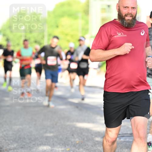 06.09.2026 - CURREX Alsterlauf Dr. Thomas Lammeyer http://msf.ph/oto/10127422 06.09.2026 09:47:04 Laufen 11, 475 meine-sportfotos.de