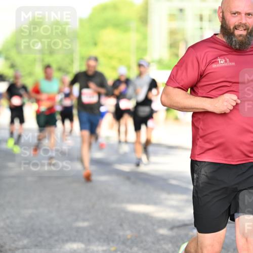 06.09.2026 - CURREX Alsterlauf Dr. Thomas Lammeyer http://msf.ph/oto/10127423 06.09.2026 09:47:04 Laufen 75 meine-sportfotos.de