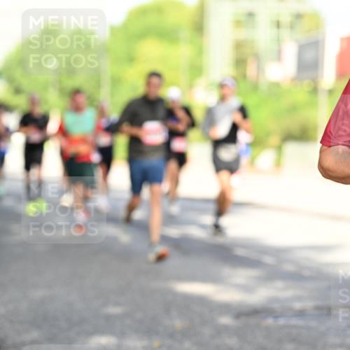 06.09.2026 - CURREX Alsterlauf Dr. Thomas Lammeyer http://msf.ph/oto/10127427 06.09.2026 09:47:05 Laufen 00 meine-sportfotos.de