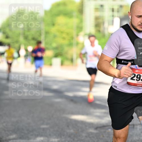 06.09.2026 - CURREX Alsterlauf Dr. Thomas Lammeyer http://msf.ph/oto/10127622 06.09.2026 09:47:26 Laufen 2937 meine-sportfotos.de