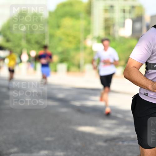 06.09.2026 - CURREX Alsterlauf Dr. Thomas Lammeyer http://msf.ph/oto/10127625 06.09.2026 09:47:26 Laufen 937 meine-sportfotos.de