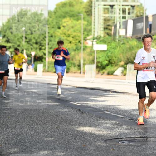06.09.2026 - CURREX Alsterlauf Dr. Thomas Lammeyer http://msf.ph/oto/10127630 06.09.2026 09:47:27 Laufen 2603 meine-sportfotos.de