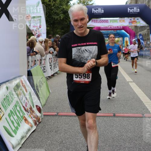 06.09.2026 - CURREX Alsterlauf Strokosch-Dieckow http://msf.ph/oto/10127636 06.09.2026 10:01:25 Ziel 2400, 2485, 2492, 3195, 3280, 3401, 3730, 3740, 4049, 4055, 4429, 4580, 4633, 5060, 5139, 5237, 5424, 5523, 5598, 5745, 5793, 6027, 6033, 6145, 6445 meine-sportfotos.de