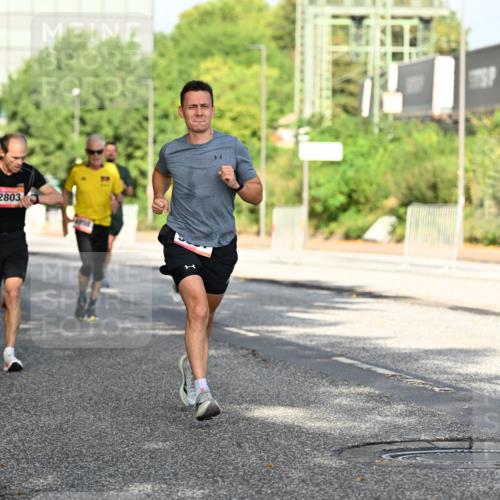 06.09.2026 - CURREX Alsterlauf Dr. Thomas Lammeyer http://msf.ph/oto/10127640 06.09.2026 09:47:30 Laufen 2803 meine-sportfotos.de