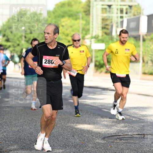 06.09.2026 - CURREX Alsterlauf Dr. Thomas Lammeyer http://msf.ph/oto/10127660 06.09.2026 09:47:32 Laufen 280, 998 meine-sportfotos.de