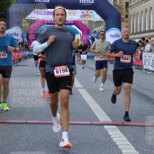 06.09.2026 - CURREX Alsterlauf Strokosch-Dieckow http://msf.ph/oto/10127674 06.09.2026 09:48:40 Ziel 2081, 2088, 2480, 3008, 3798, 3847, 4359, 4553, 4898, 5245, 5450, 5941, 6198, 6481, 8188, 8223 meine-sportfotos.de