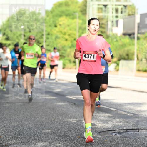 06.09.2026 - CURREX Alsterlauf Dr. Thomas Lammeyer http://msf.ph/oto/10127783 06.09.2026 09:47:47 Laufen 4371, 5102 meine-sportfotos.de