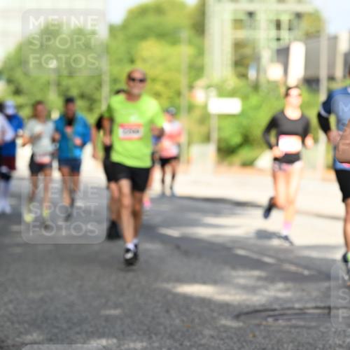 06.09.2026 - CURREX Alsterlauf Dr. Thomas Lammeyer http://msf.ph/oto/10127794 06.09.2026 09:47:49 Laufen 37 meine-sportfotos.de