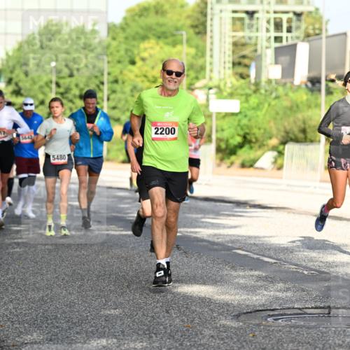 06.09.2026 - CURREX Alsterlauf Dr. Thomas Lammeyer http://msf.ph/oto/10127796 06.09.2026 09:47:49 Laufen 4317, 5480, 2200, 18, 23 meine-sportfotos.de