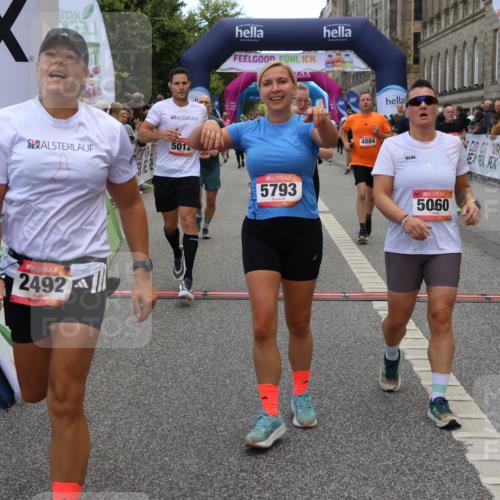 06.09.2026 - CURREX Alsterlauf Strokosch-Dieckow http://msf.ph/oto/10127802 06.09.2026 10:01:32 Ziel 2249, 2492, 2496, 3280, 3518, 3544, 4259, 4580, 4638, 4883, 4884, 5012, 5060, 5139, 5192, 5237, 5523, 5669, 5749, 5793, 5856, 6018, 6027, 6033, 6114 meine-sportfotos.de