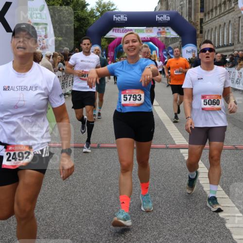 06.09.2026 - CURREX Alsterlauf Strokosch-Dieckow http://msf.ph/oto/10127812 06.09.2026 10:01:32 Ziel 2249, 2492, 2496, 3280, 3518, 3544, 4259, 4580, 4638, 4883, 4884, 5012, 5060, 5139, 5192, 5237, 5523, 5669, 5749, 5793, 5856, 6018, 6027, 6033, 6114 meine-sportfotos.de