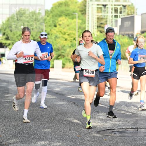 06.09.2026 - CURREX Alsterlauf Dr. Thomas Lammeyer http://msf.ph/oto/10127824 06.09.2026 09:47:52 Laufen 4317, 5642, 42, 5480, 60, 3292 meine-sportfotos.de