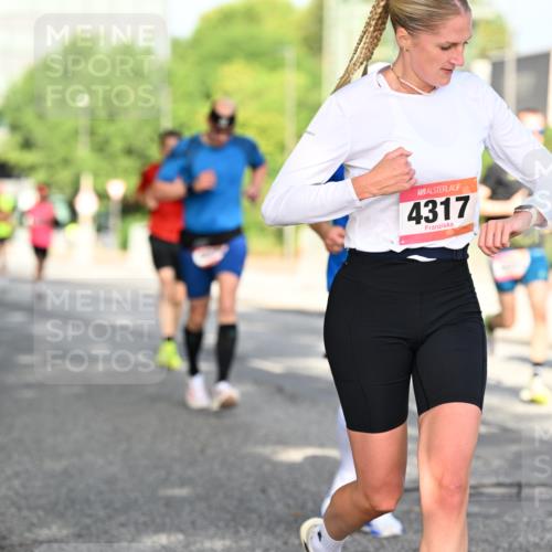 06.09.2026 - CURREX Alsterlauf Dr. Thomas Lammeyer http://msf.ph/oto/10127842 06.09.2026 09:47:54 Laufen 4317 meine-sportfotos.de