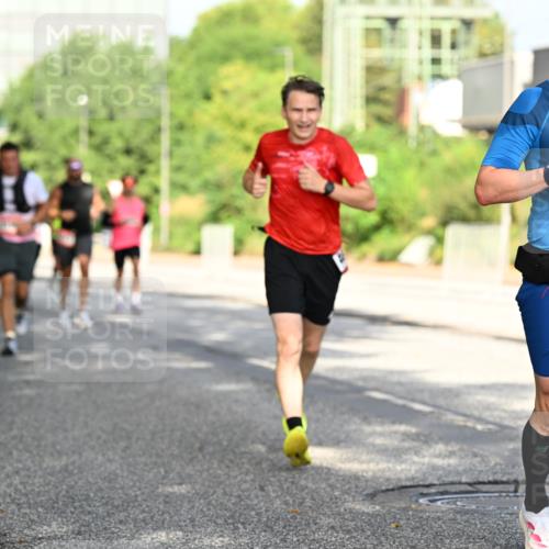 06.09.2026 - CURREX Alsterlauf Dr. Thomas Lammeyer http://msf.ph/oto/10127866 06.09.2026 09:47:56 Laufen 4895, 3 meine-sportfotos.de