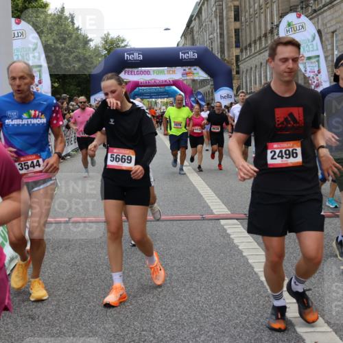 06.09.2026 - CURREX Alsterlauf Strokosch-Dieckow http://msf.ph/oto/10127867 06.09.2026 10:01:39 Ziel 2249, 2496, 2733, 3115, 3518, 3544, 4073, 4121, 4259, 4551, 4552, 4638, 4883, 4884, 4921, 5012, 5106, 5192, 5388, 5669, 5749, 5856, 5918, 5976, 6018, 6114, 8037, 8038, 8062 meine-sportfotos.de