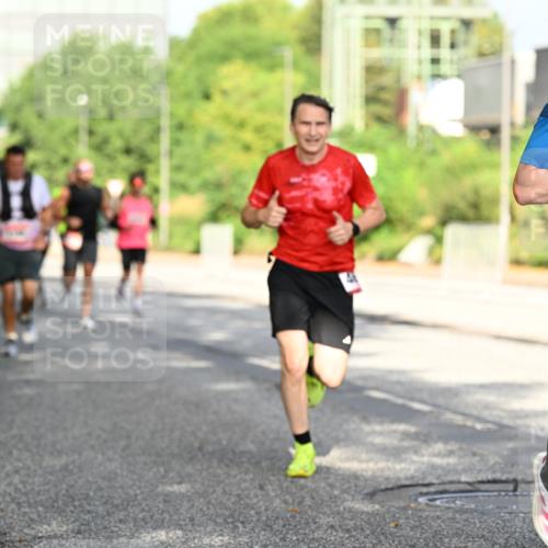 06.09.2026 - CURREX Alsterlauf Dr. Thomas Lammeyer http://msf.ph/oto/10127868 06.09.2026 09:47:56 Laufen 4895, 3, 011 meine-sportfotos.de