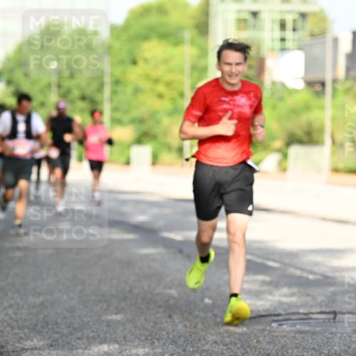 06.09.2026 - CURREX Alsterlauf Dr. Thomas Lammeyer http://msf.ph/oto/10127871 06.09.2026 09:47:56 Laufen  meine-sportfotos.de
