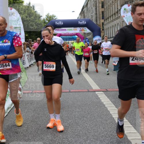 06.09.2026 - CURREX Alsterlauf Strokosch-Dieckow http://msf.ph/oto/10127896 06.09.2026 10:01:39 Ziel 2249, 2496, 2733, 3115, 3518, 3544, 4073, 4121, 4259, 4551, 4552, 4638, 4883, 4884, 4921, 5012, 5106, 5192, 5388, 5669, 5749, 5856, 5918, 5976, 6018, 6114, 8037, 8038, 8062 meine-sportfotos.de