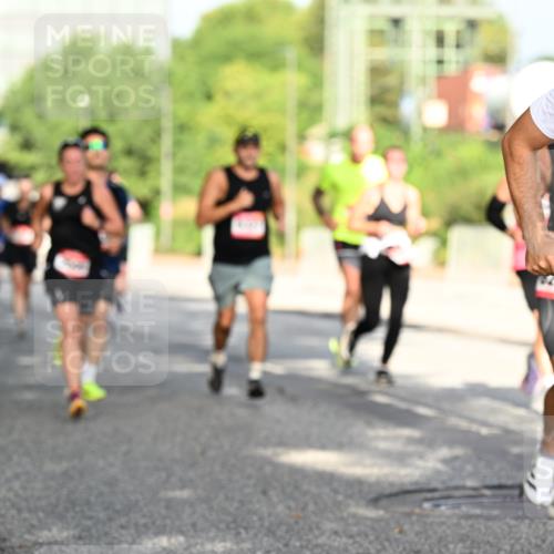 06.09.2026 - CURREX Alsterlauf Dr. Thomas Lammeyer http://msf.ph/oto/10127915 06.09.2026 09:48:01 Laufen 8195 meine-sportfotos.de