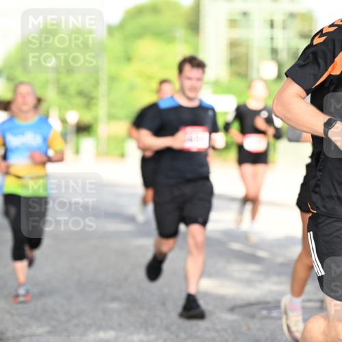06.09.2026 - CURREX Alsterlauf Dr. Thomas Lammeyer http://msf.ph/oto/10128077 06.09.2026 09:48:18 Laufen 5551 meine-sportfotos.de