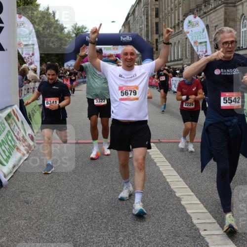 06.09.2026 - CURREX Alsterlauf Strokosch-Dieckow http://msf.ph/oto/10128125 06.09.2026 10:01:54 Ziel 2040, 2229, 2375, 2977, 3150, 3322, 3448, 3563, 3618, 4117, 4162, 4608, 4618, 5186, 5265, 5380, 5542, 5679, 5899, 6171, 6341, 8096, 8122 meine-sportfotos.de
