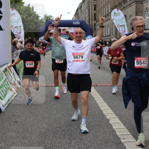 06.09.2026 - CURREX Alsterlauf Strokosch-Dieckow http://msf.ph/oto/10128135 06.09.2026 10:01:54 Ziel 2040, 2229, 2375, 2977, 3150, 3322, 3448, 3563, 3618, 4117, 4162, 4608, 4618, 5186, 5265, 5380, 5542, 5679, 5899, 6171, 6341, 8096, 8122 meine-sportfotos.de