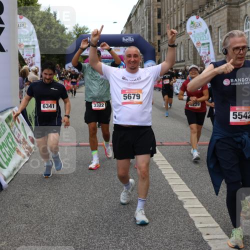 06.09.2026 - CURREX Alsterlauf Strokosch-Dieckow http://msf.ph/oto/10128143 06.09.2026 10:01:54 Ziel 2040, 2229, 2375, 2977, 3150, 3322, 3448, 3563, 3618, 4117, 4162, 4608, 4618, 5186, 5265, 5380, 5542, 5679, 5899, 6171, 6341, 8096, 8122 meine-sportfotos.de