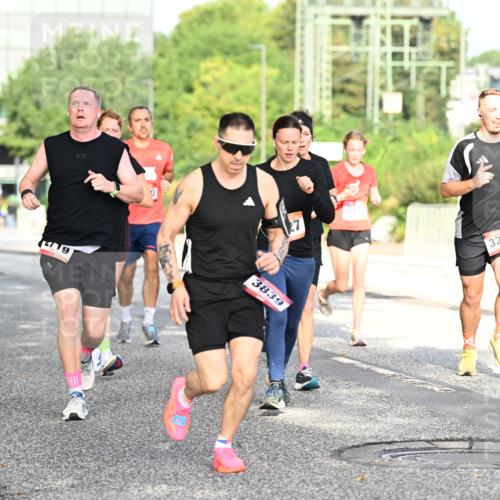 06.09.2026 - CURREX Alsterlauf Dr. Thomas Lammeyer http://msf.ph/oto/10128159 06.09.2026 09:48:32 Laufen 19, 3839, 6453, 3286, 5596 meine-sportfotos.de