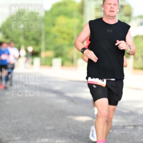 06.09.2026 - CURREX Alsterlauf Dr. Thomas Lammeyer http://msf.ph/oto/10128174 06.09.2026 09:48:34 Laufen 111 meine-sportfotos.de