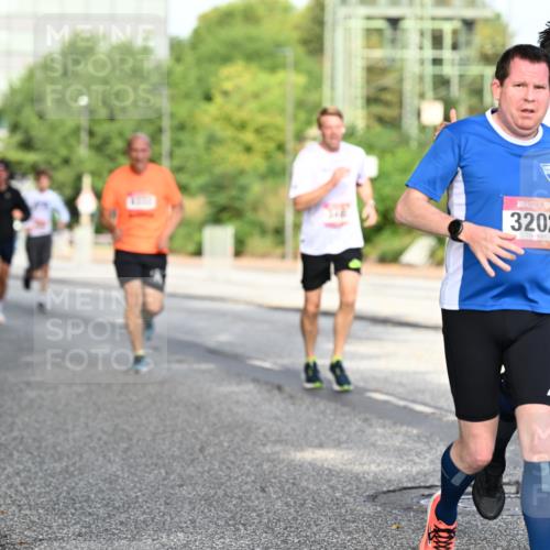 06.09.2026 - CURREX Alsterlauf Dr. Thomas Lammeyer http://msf.ph/oto/10128194 06.09.2026 09:48:39 Laufen 3202, 8 meine-sportfotos.de