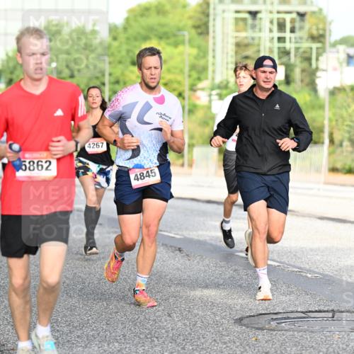 06.09.2026 - CURREX Alsterlauf Dr. Thomas Lammeyer http://msf.ph/oto/10128237 06.09.2026 09:48:44 Laufen 6862, 4267, 4845 meine-sportfotos.de
