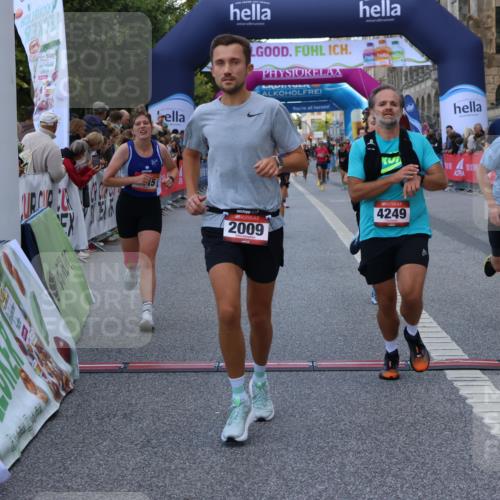 06.09.2026 - CURREX Alsterlauf Strokosch-Dieckow http://msf.ph/oto/10128356 06.09.2026 09:49:16 Ziel 2009, 2216, 3383, 3845, 3898, 4249, 5331, 5448, 5667, 5924, 6173, 6380, 6415, 8065 meine-sportfotos.de