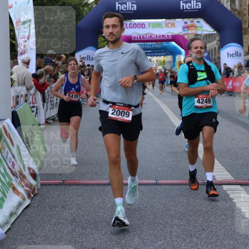 06.09.2026 - CURREX Alsterlauf Strokosch-Dieckow http://msf.ph/oto/10128363 06.09.2026 09:49:16 Ziel 2009, 2216, 3383, 3845, 3898, 4249, 5331, 5448, 5667, 5924, 6173, 6380, 6415, 8065 meine-sportfotos.de