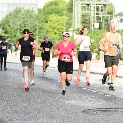 06.09.2026 - CURREX Alsterlauf Dr. Thomas Lammeyer http://msf.ph/oto/10128385 06.09.2026 09:49:01 Laufen 4375, 4935, 4301, 3124, 3789, 2284 meine-sportfotos.de