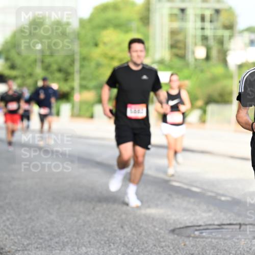06.09.2026 - CURREX Alsterlauf Dr. Thomas Lammeyer http://msf.ph/oto/10128471 06.09.2026 09:49:11 Laufen 5129 meine-sportfotos.de