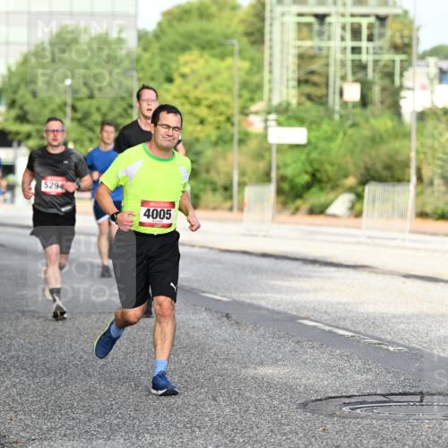 06.09.2026 - CURREX Alsterlauf Dr. Thomas Lammeyer http://msf.ph/oto/10128546 06.09.2026 09:49:18 Laufen 5294, 4005, 3217 meine-sportfotos.de