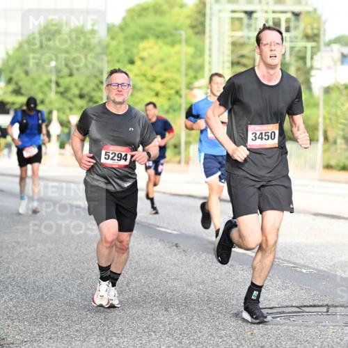 06.09.2026 - CURREX Alsterlauf Dr. Thomas Lammeyer http://msf.ph/oto/10128569 06.09.2026 09:49:20 Laufen 5294, 3450 meine-sportfotos.de