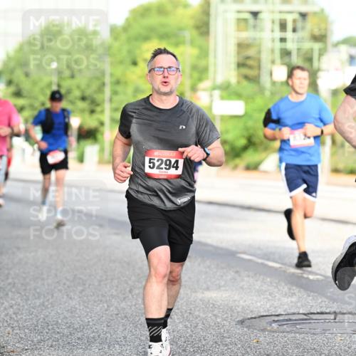 06.09.2026 - CURREX Alsterlauf Dr. Thomas Lammeyer http://msf.ph/oto/10128572 06.09.2026 09:49:21 Laufen 5294, 3450 meine-sportfotos.de