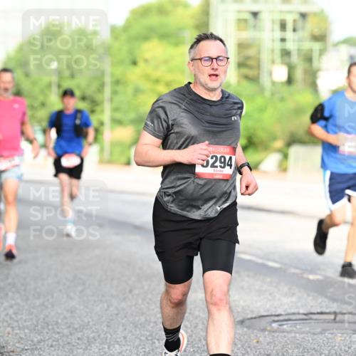 06.09.2026 - CURREX Alsterlauf Dr. Thomas Lammeyer http://msf.ph/oto/10128577 06.09.2026 09:49:21 Laufen 294 meine-sportfotos.de