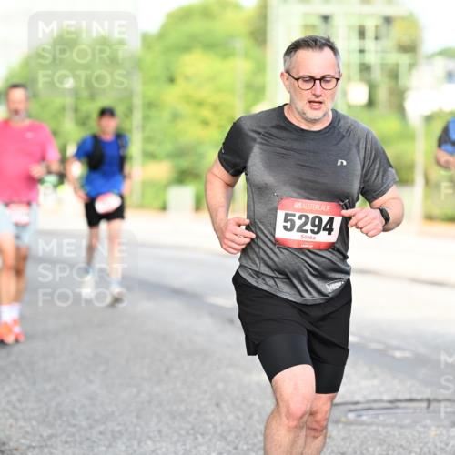 06.09.2026 - CURREX Alsterlauf Dr. Thomas Lammeyer http://msf.ph/oto/10128580 06.09.2026 09:49:21 Laufen 5294 meine-sportfotos.de