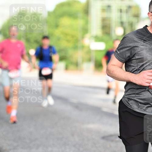 06.09.2026 - CURREX Alsterlauf Dr. Thomas Lammeyer http://msf.ph/oto/10128585 06.09.2026 09:49:22 Laufen 5294 meine-sportfotos.de