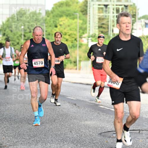 06.09.2026 - CURREX Alsterlauf Dr. Thomas Lammeyer http://msf.ph/oto/10128612 06.09.2026 09:49:27 Laufen 4570, 4226, 308, 3316, 3688 meine-sportfotos.de