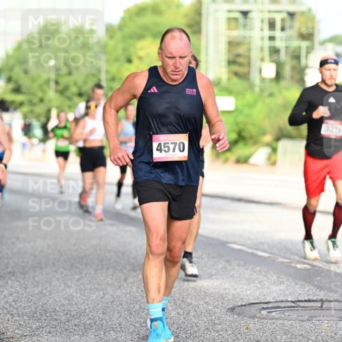 06.09.2026 - CURREX Alsterlauf Dr. Thomas Lammeyer http://msf.ph/oto/10128627 06.09.2026 09:49:28 Laufen 4226, 4570, 3316 meine-sportfotos.de